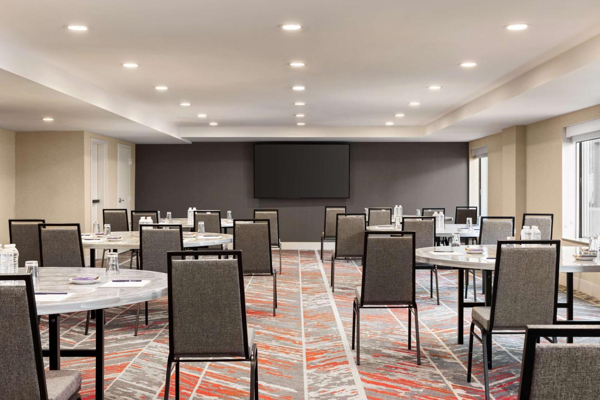 Hotel Doubletree By Hilton Columbus Dublin Exterior foto