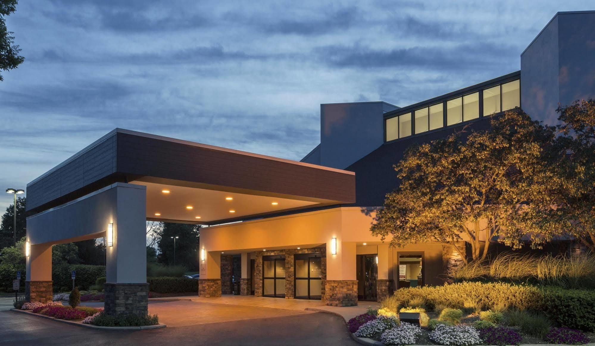 Hotel Doubletree By Hilton Columbus Dublin Exterior foto