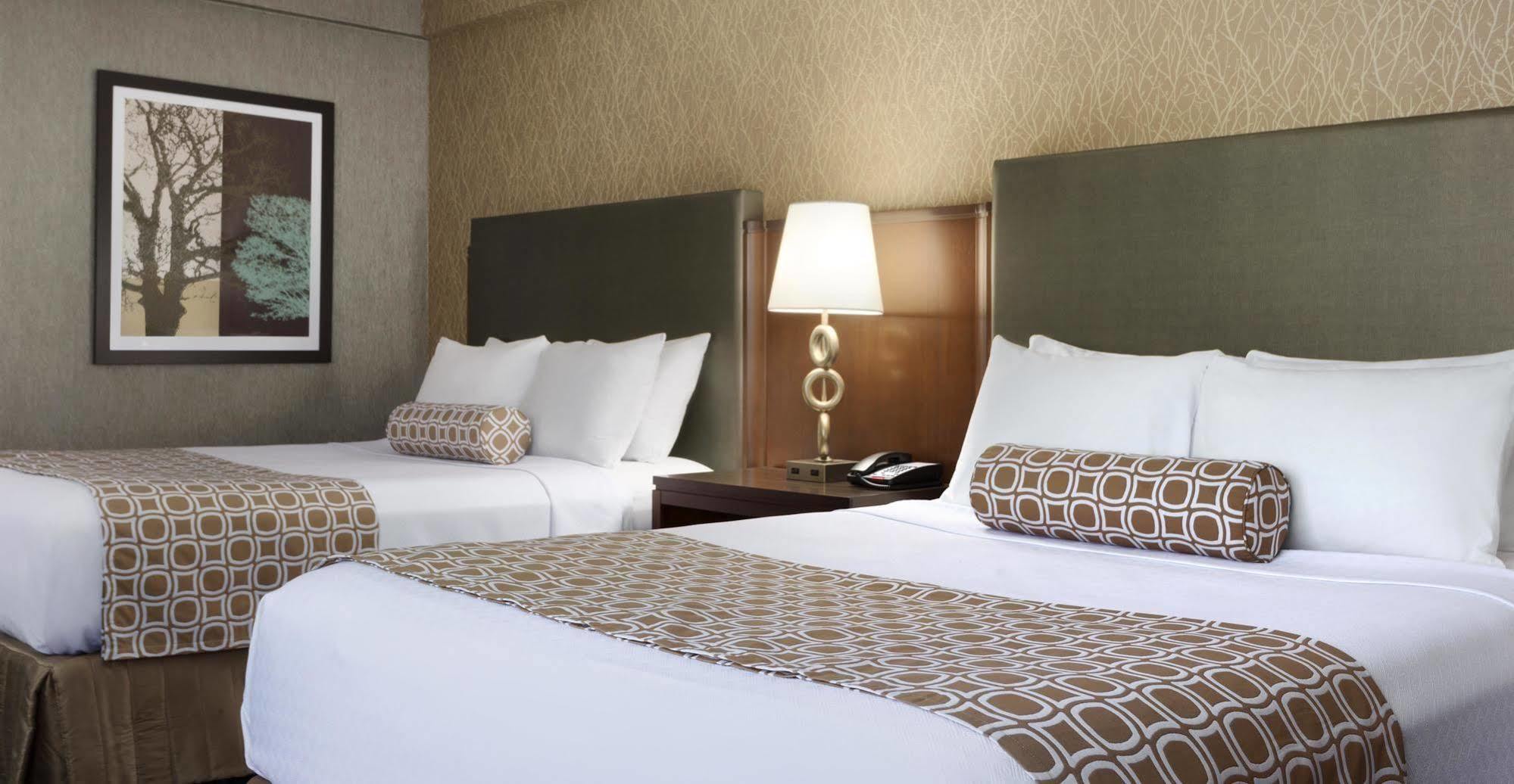 Hotel Doubletree By Hilton Columbus Dublin Exterior foto